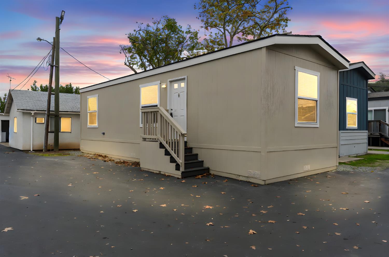 927 E F St #4, Oakdale, CA 95361