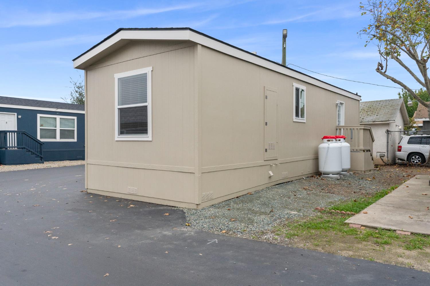 927 E F St #4, Oakdale, CA 95361