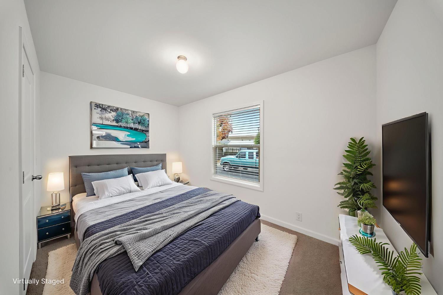 927 E F St #4, Oakdale, CA 95361