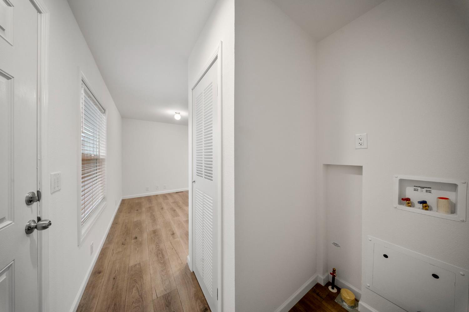 927 E F St #4, Oakdale, CA 95361