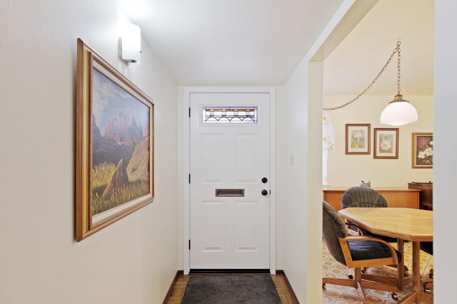 201 Eagle Ct, Modesto, CA 95350