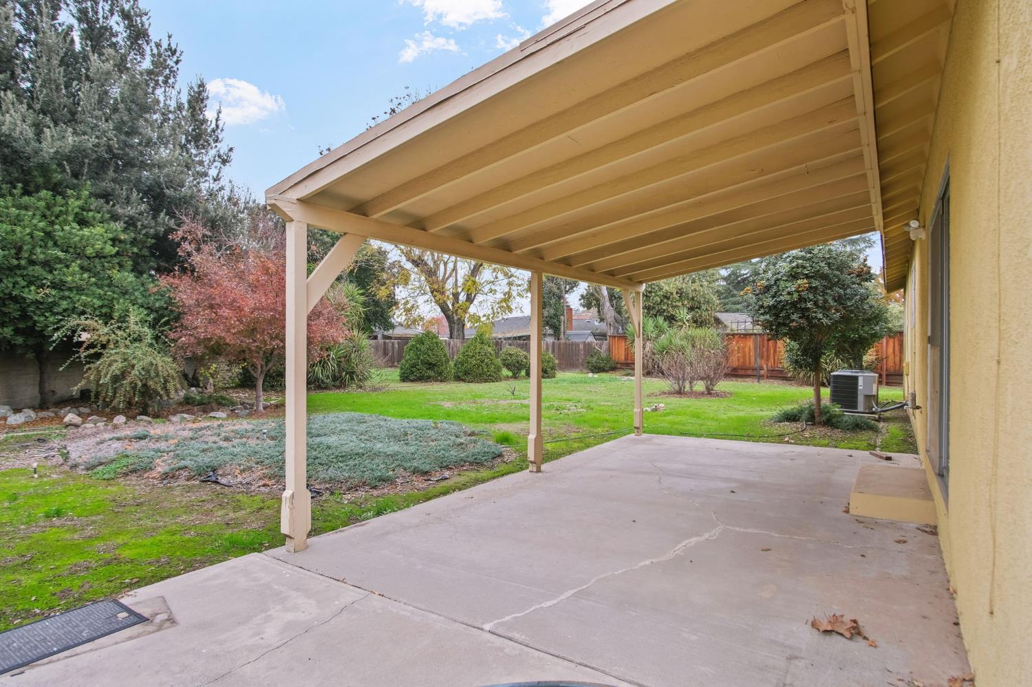 201 Eagle Ct, Modesto, CA 95350