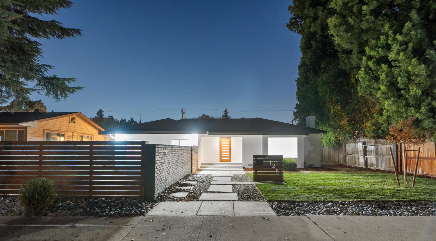 1125 Wellesley Ave, Modesto, CA 95350