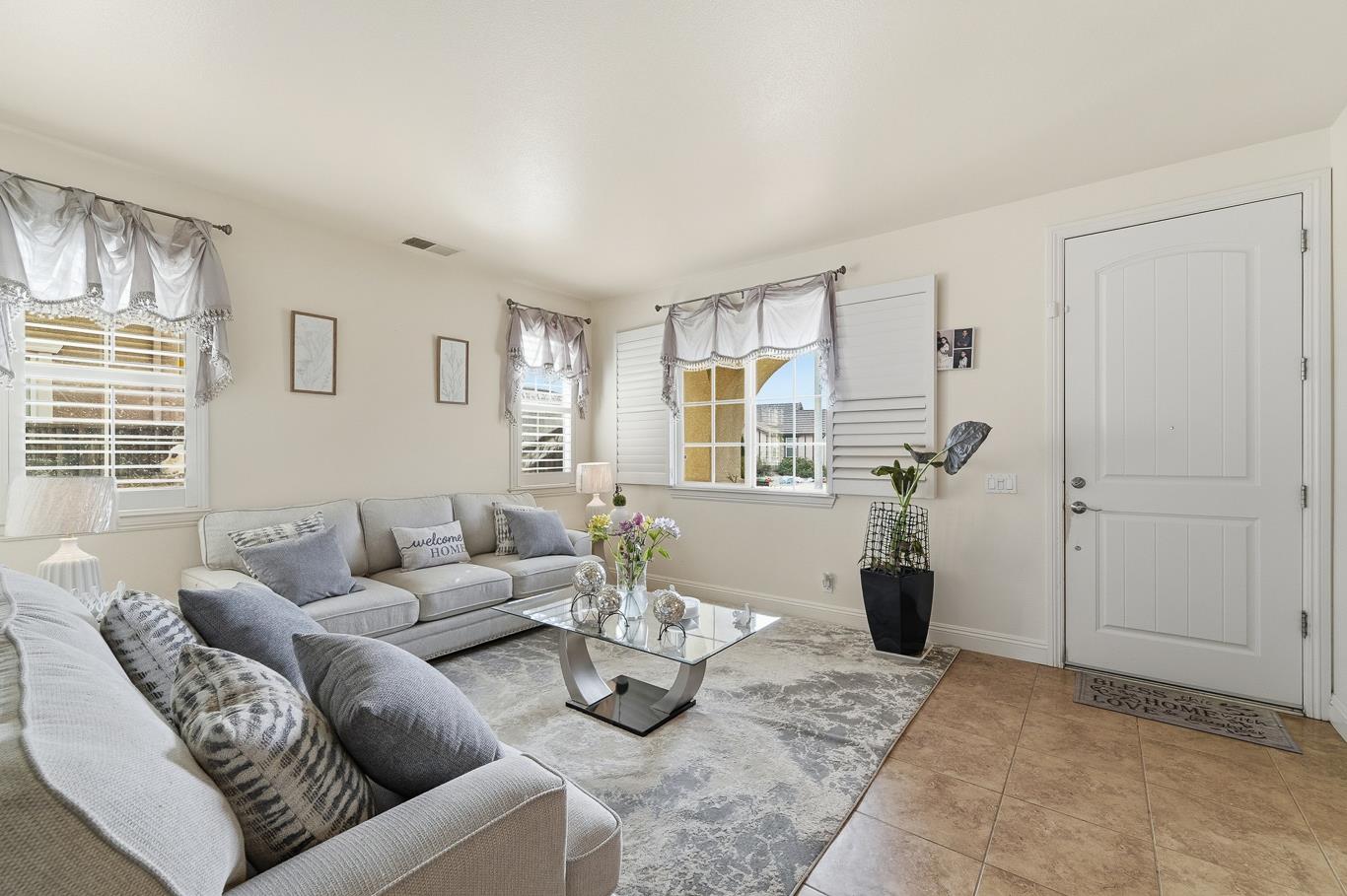 429 Red Lion Way, Newman, CA 95360