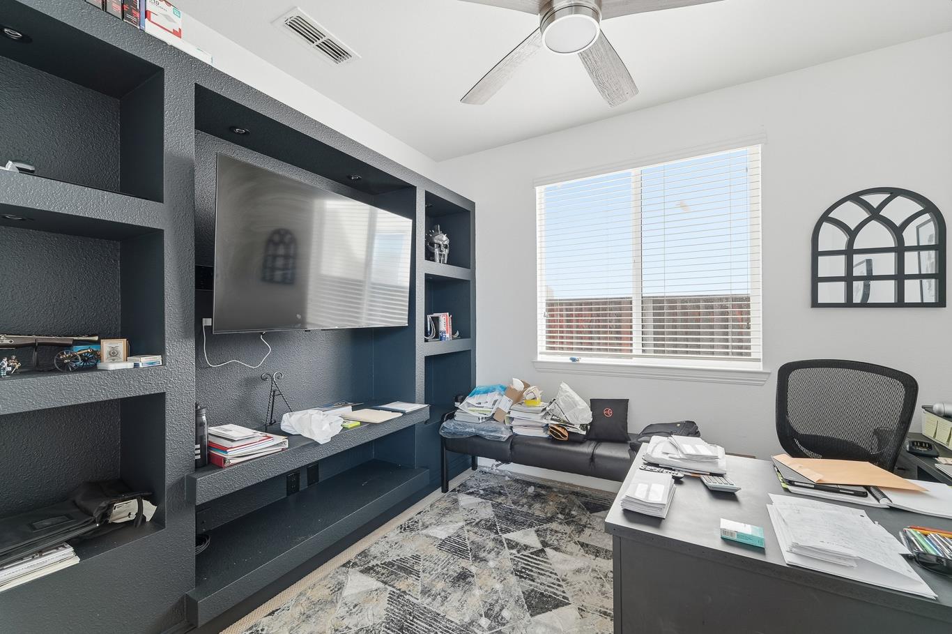 429 Red Lion Way, Newman, CA 95360