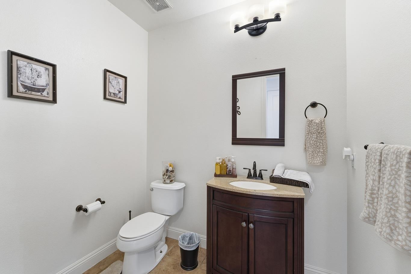 429 Red Lion Way, Newman, CA 95360