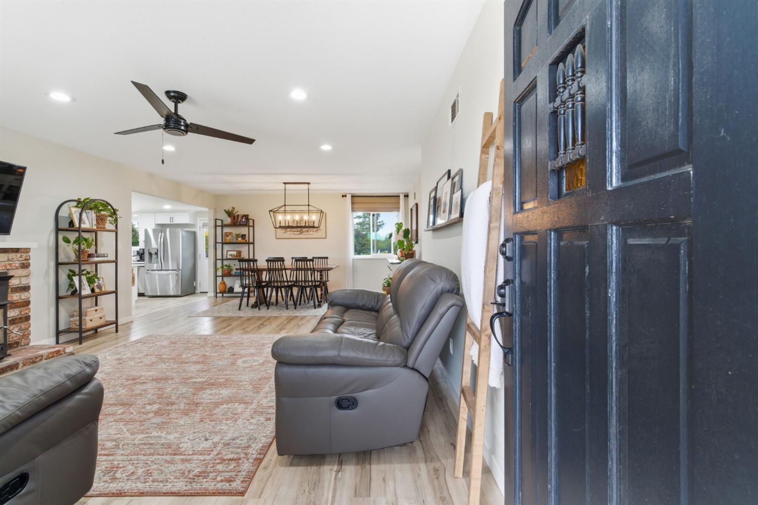 15581 French Camp Rd, Ripon, CA 95366