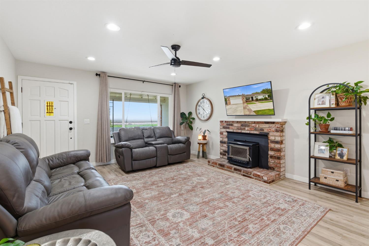 15581 French Camp Rd, Ripon, CA 95366