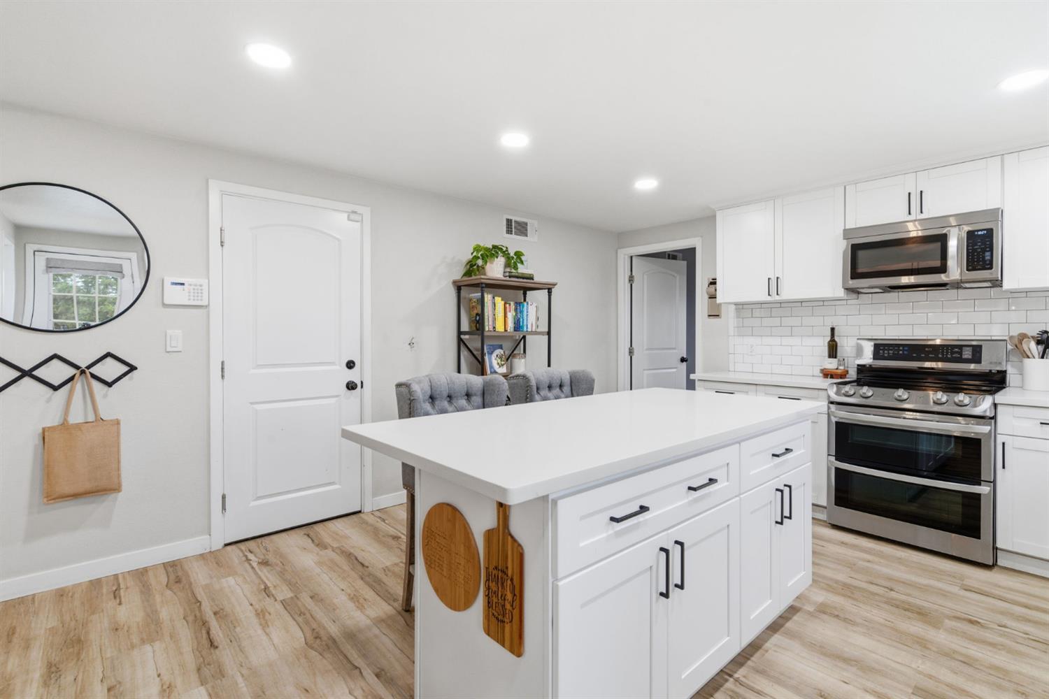 15581 French Camp Rd, Ripon, CA 95366