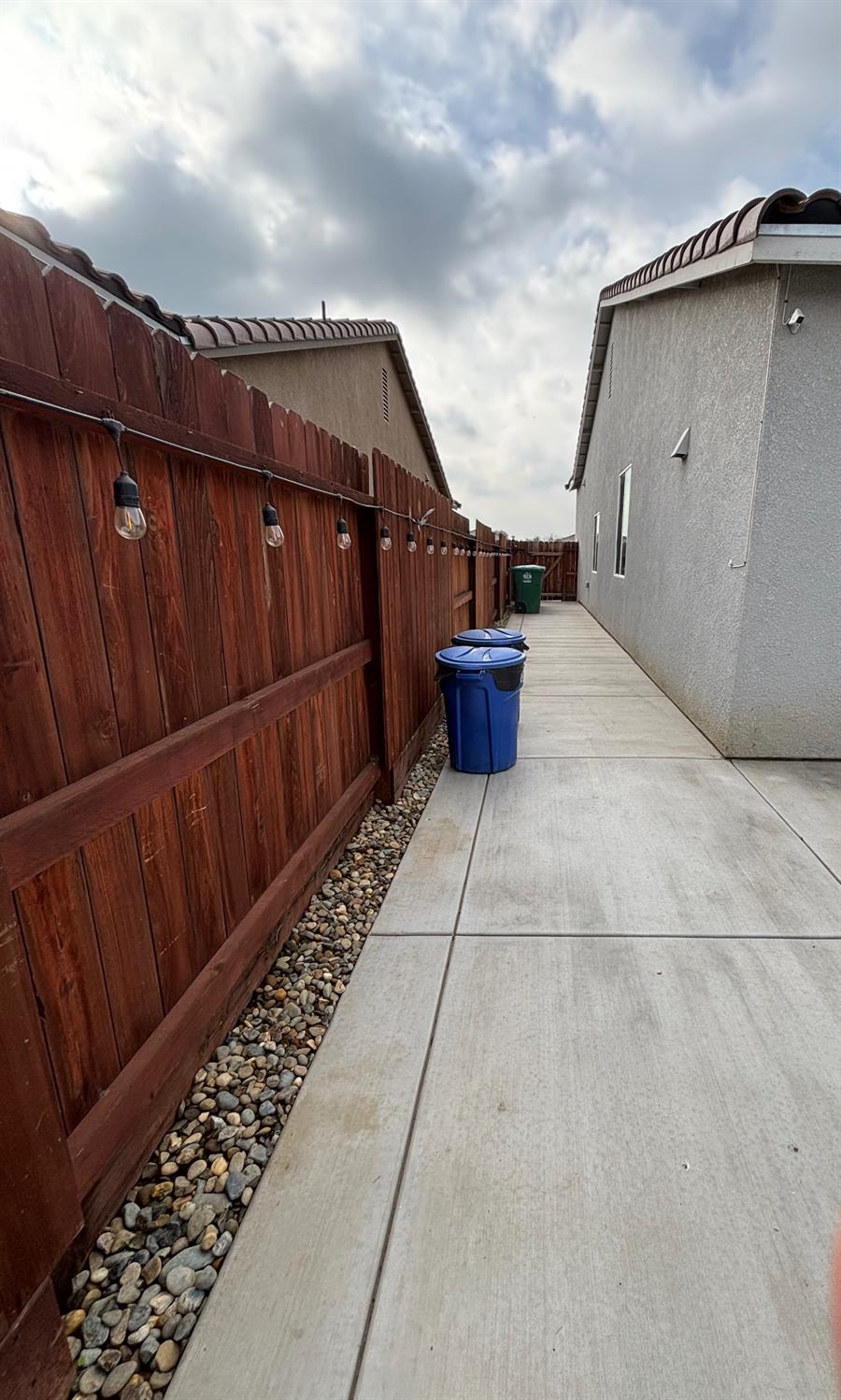 1434 Hayley St, Los Banos, CA 93635