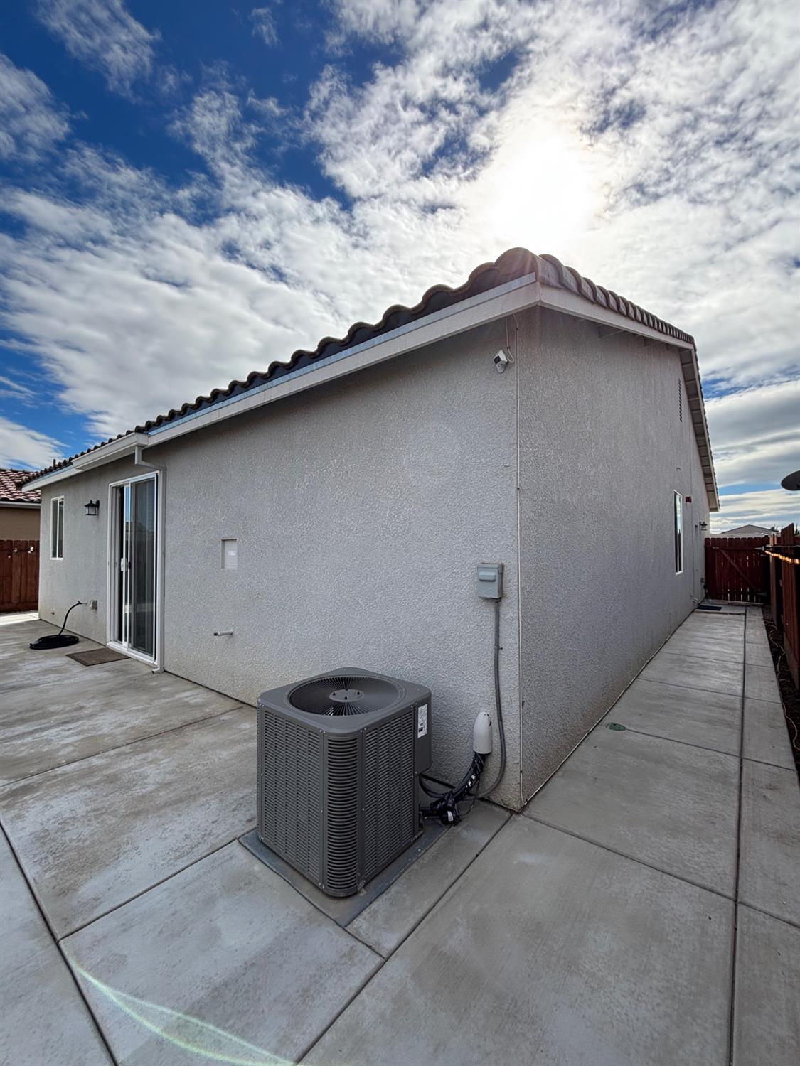 1434 Hayley St, Los Banos, CA 93635