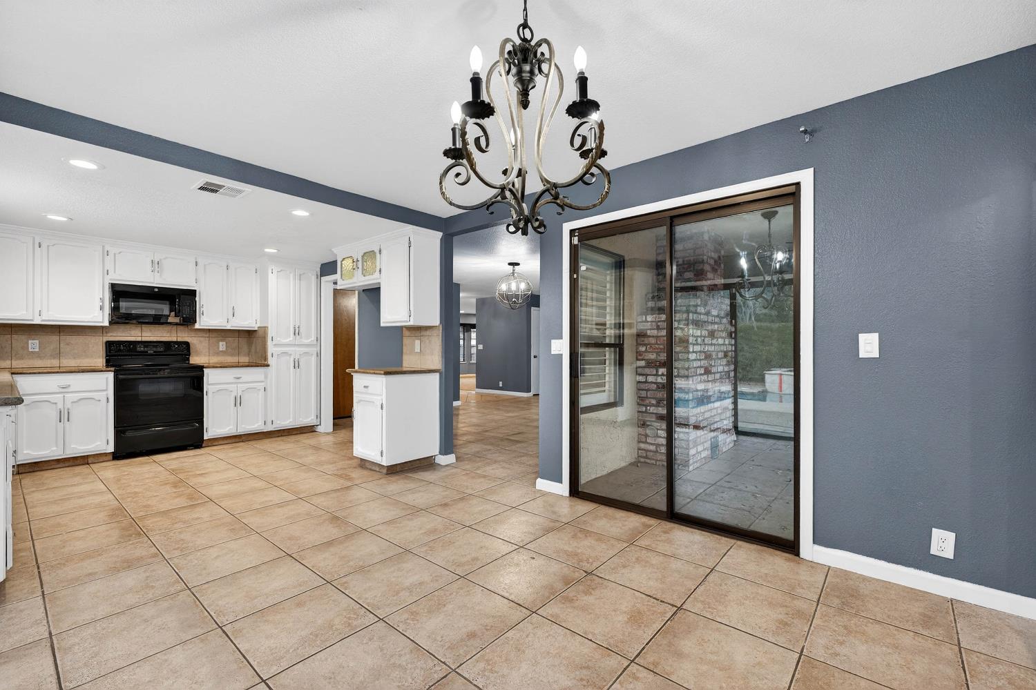 736 E Louise Ave, Manteca, CA 95336