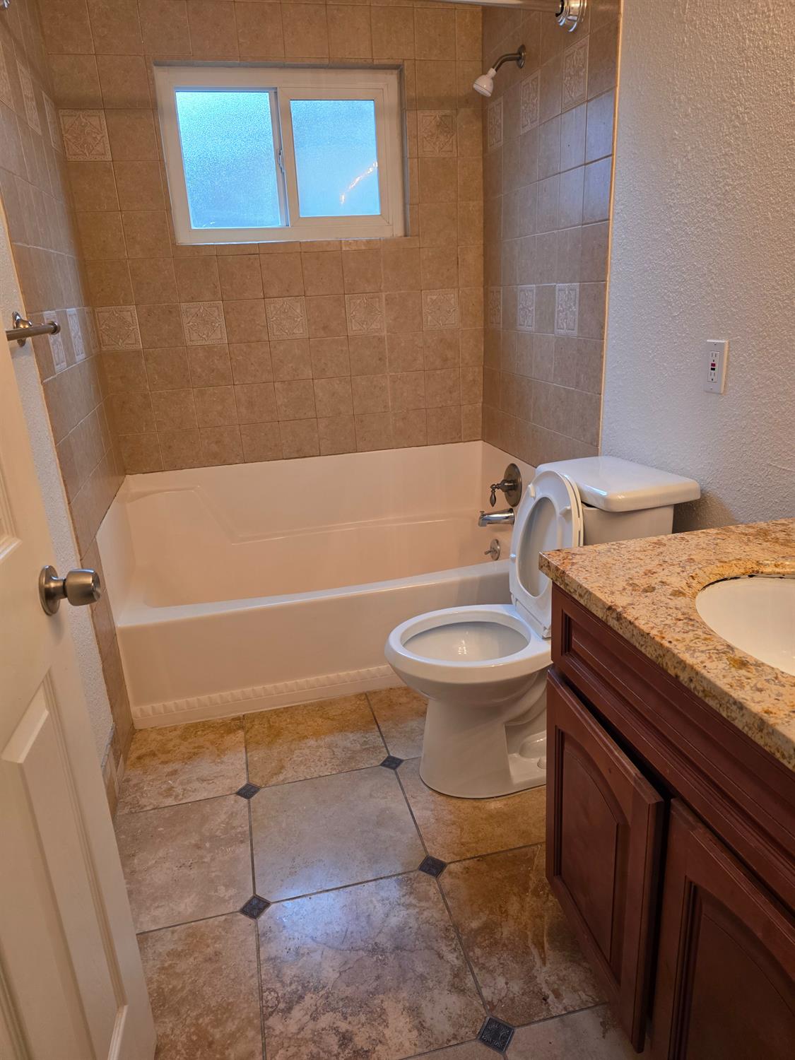 1624 Falmouth Way, Modesto, CA 95355