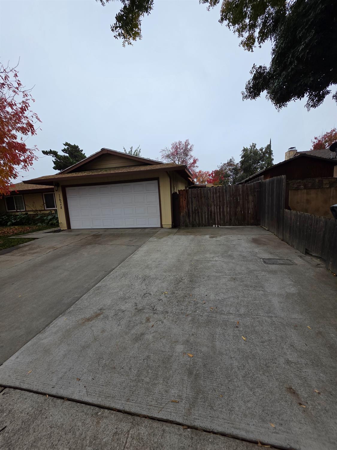1624 Falmouth Way, Modesto, CA 95355