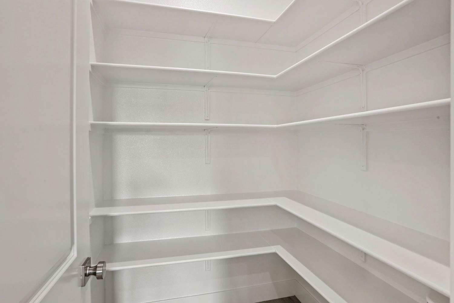 2291 Paramount Ln, Manteca, CA 95337