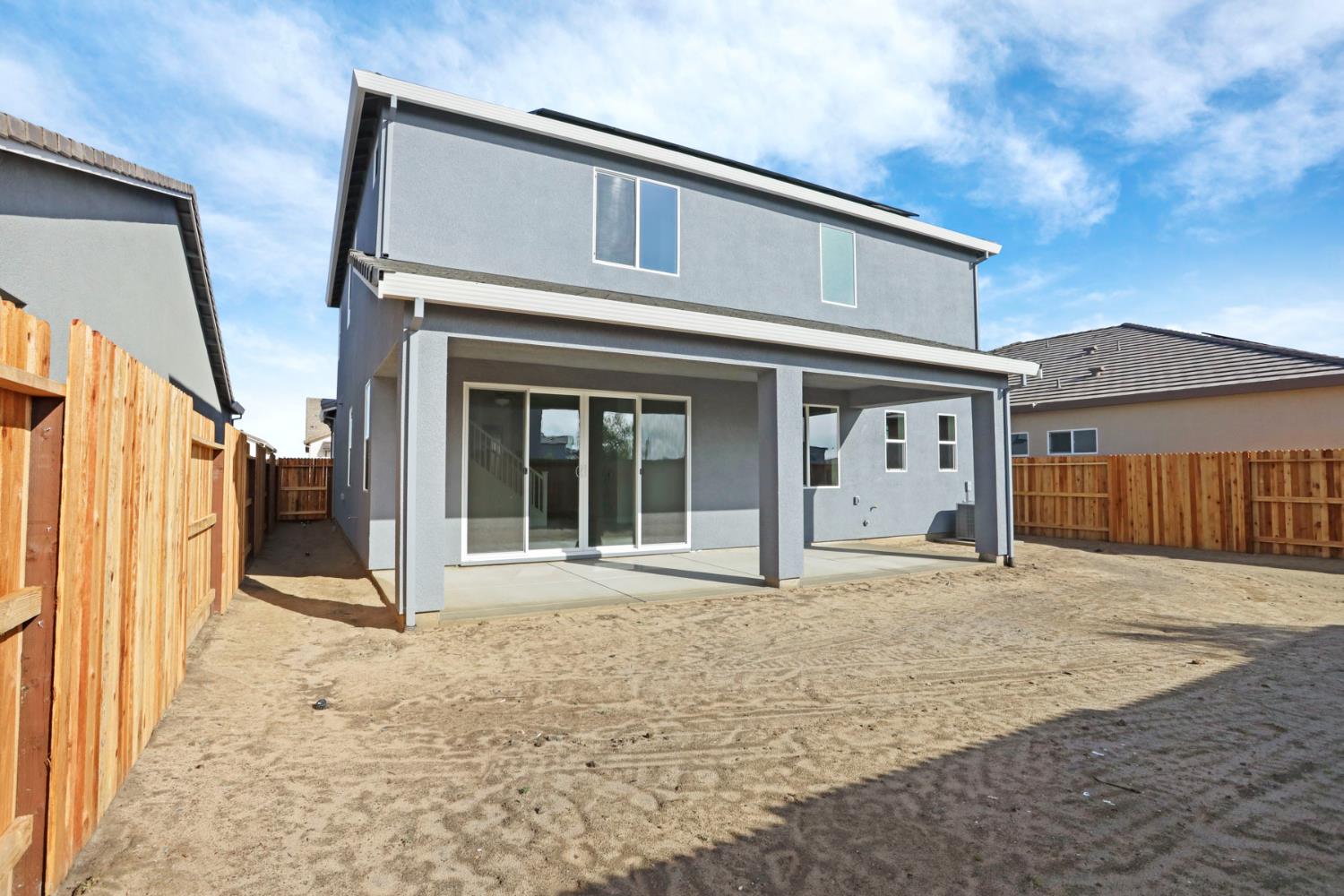 2291 Paramount Ln, Manteca, CA 95337