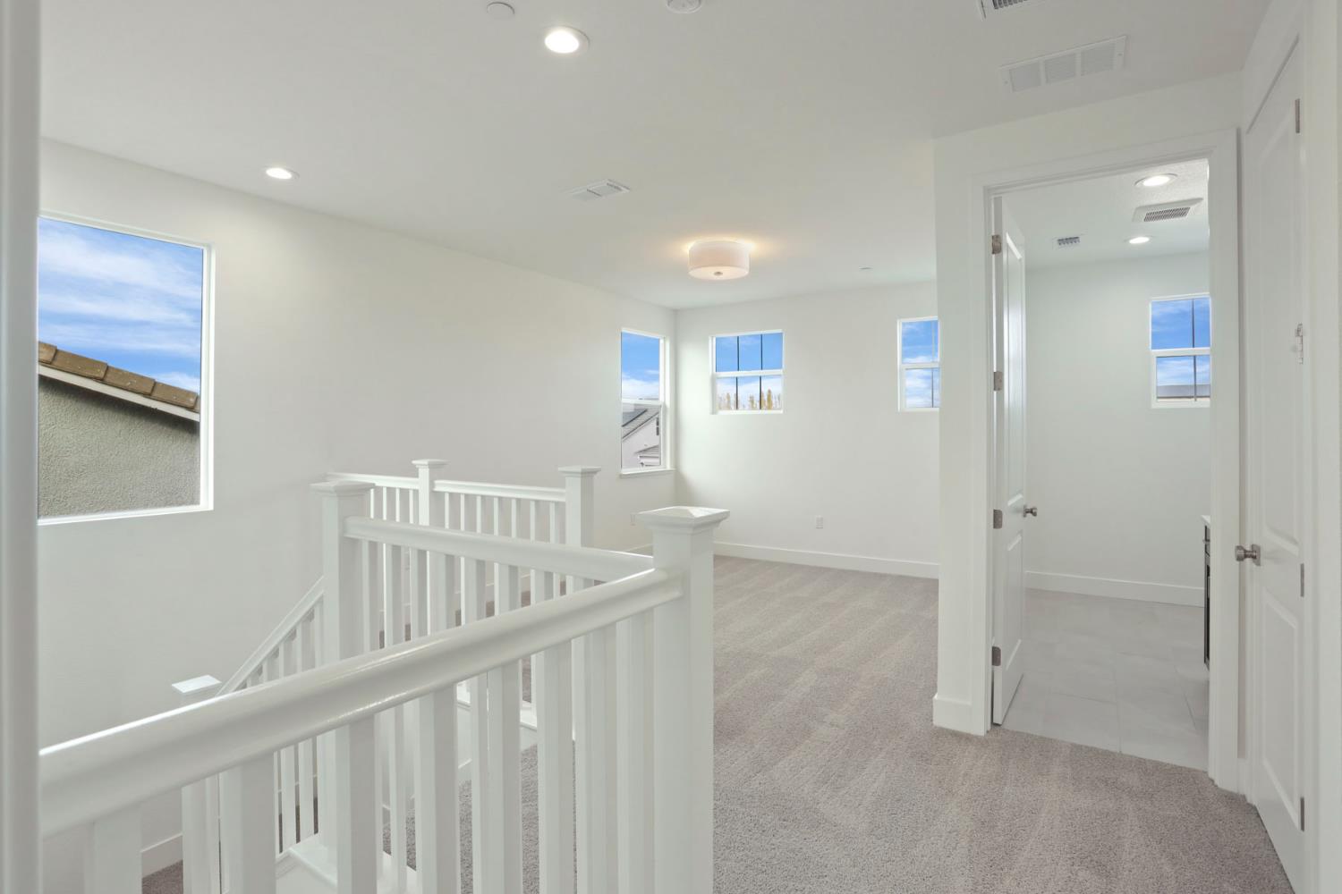 2291 Paramount Ln, Manteca, CA 95337