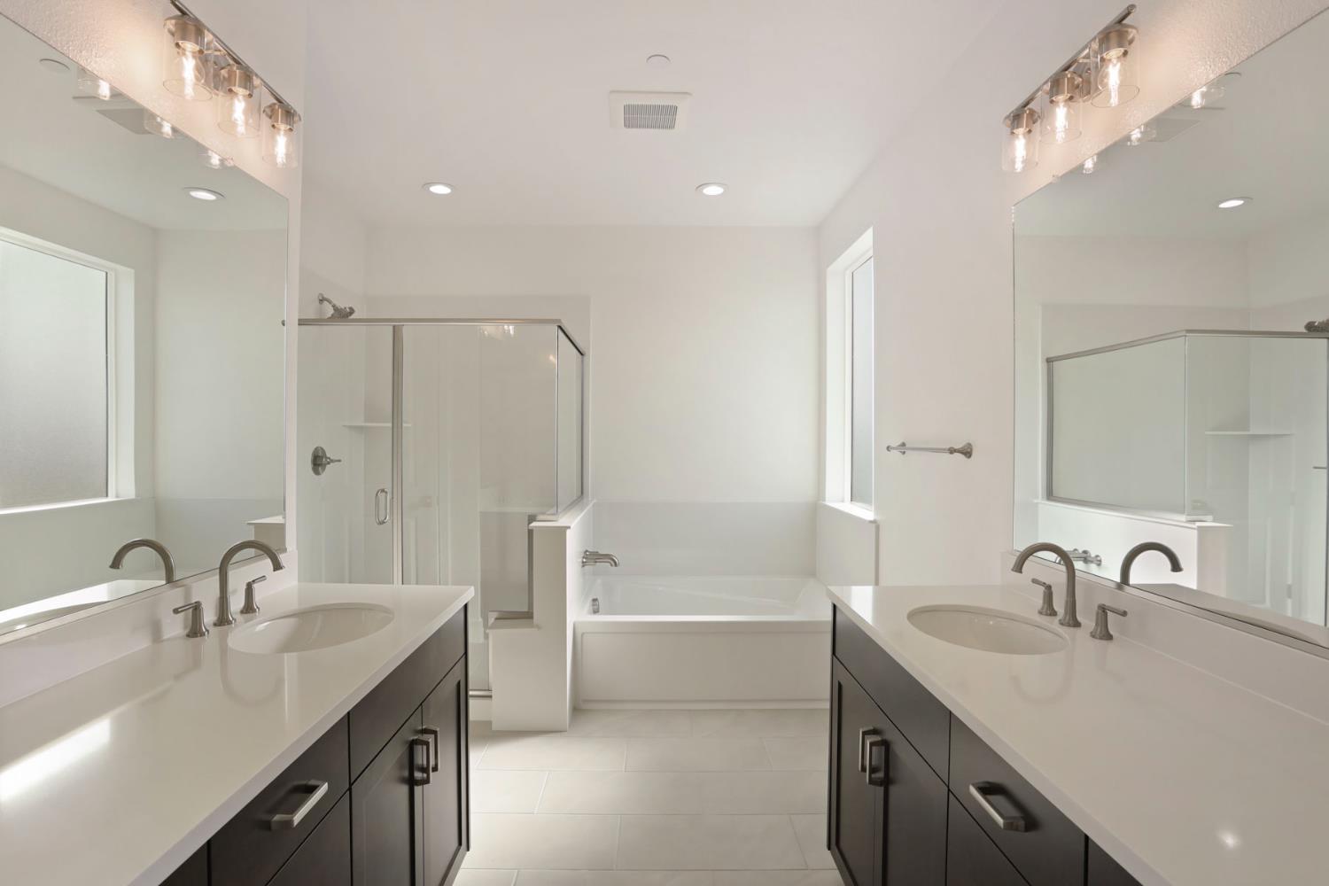 2291 Paramount Ln, Manteca, CA 95337