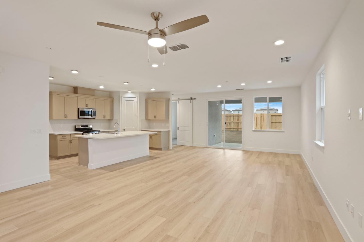 2182 Silk Ave, Manteca, CA 95337