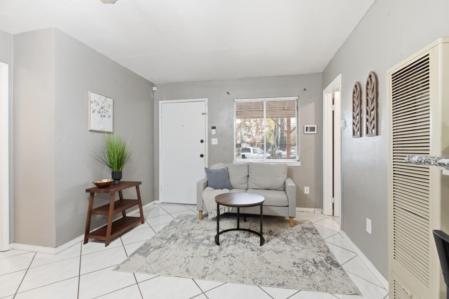 411 Sierra Dr, Modesto, CA 95351