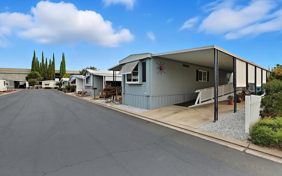 2240 Golden Oak Spc 14 Ln, Merced, CA 95341