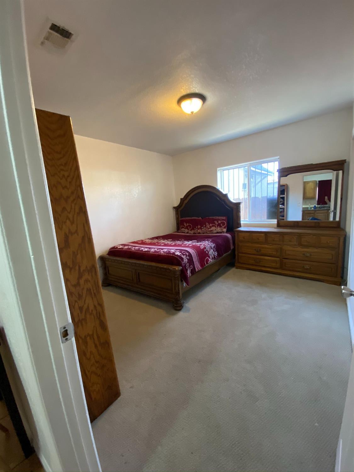 219 I St, Modesto, CA 95351