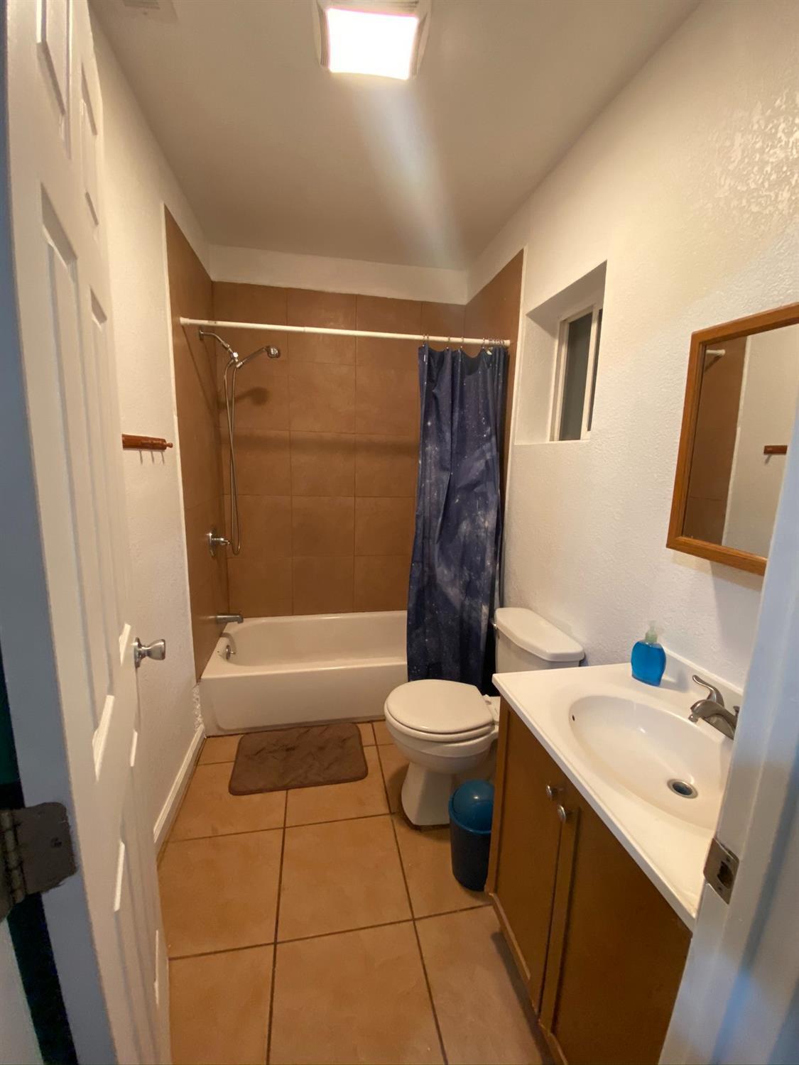 219 I St, Modesto, CA 95351