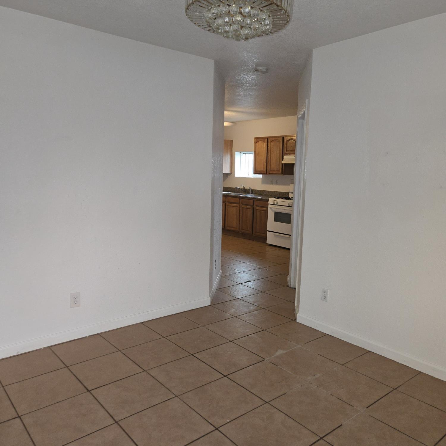 219 I St, Modesto, CA 95351