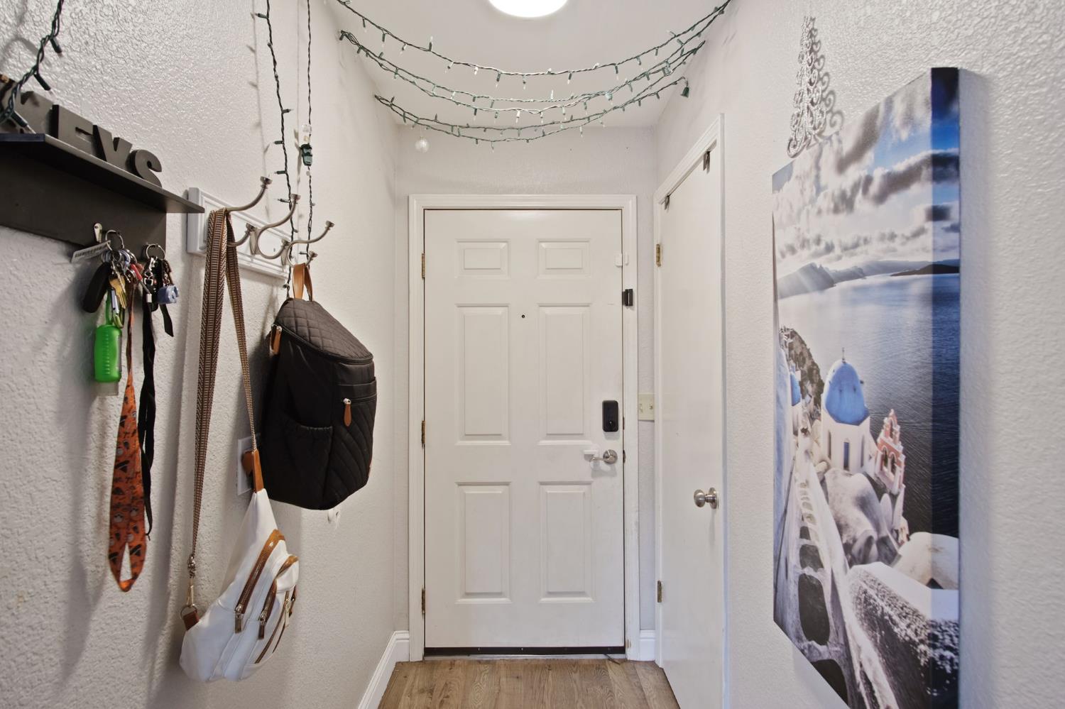 328 Burns Creek Ct, Waterford, CA 95386