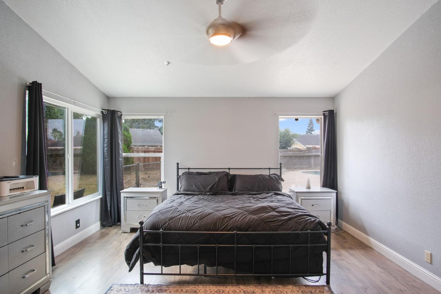 328 Burns Creek Ct, Waterford, CA 95386