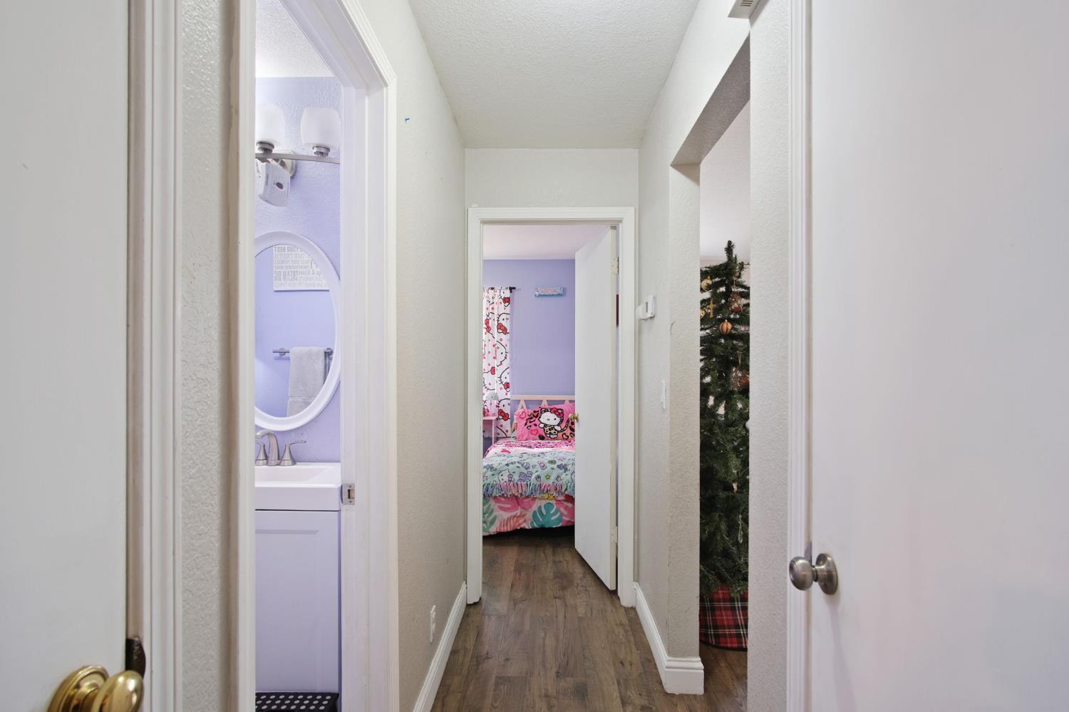 328 Burns Creek Ct, Waterford, CA 95386