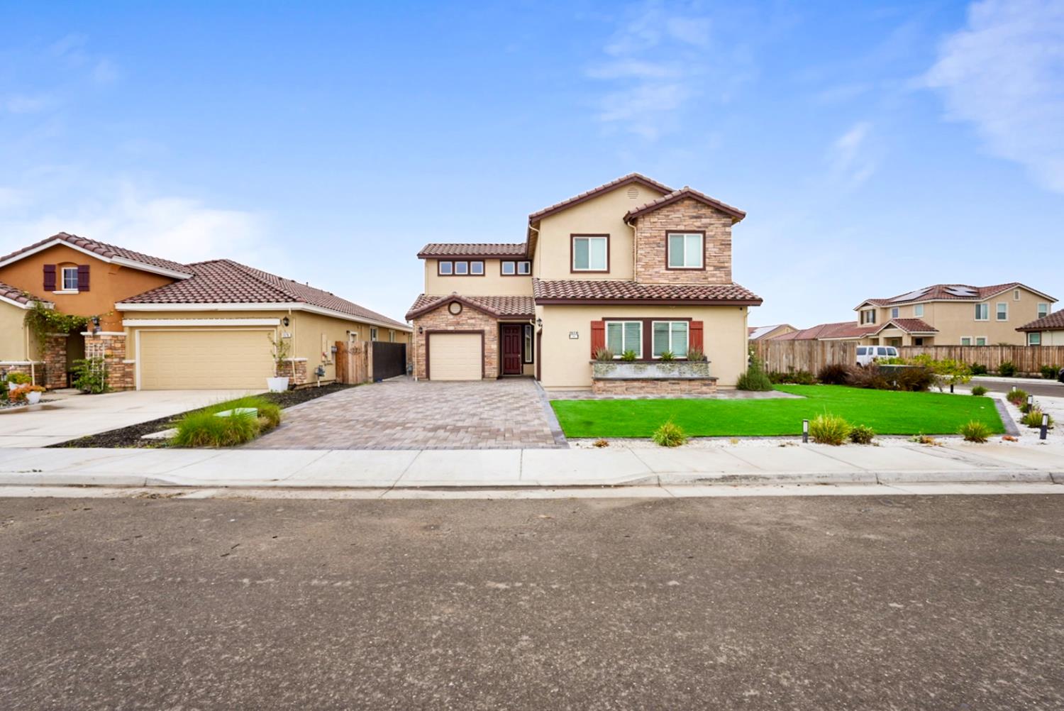 1974 Gus Villalta Dr, Los Banos, CA 93635