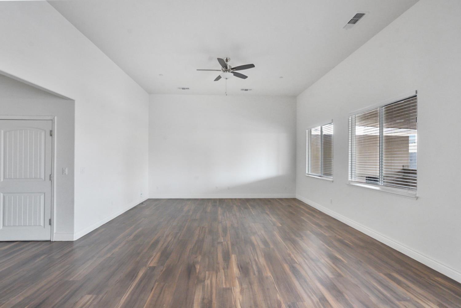 1974 Gus Villalta Dr, Los Banos, CA 93635