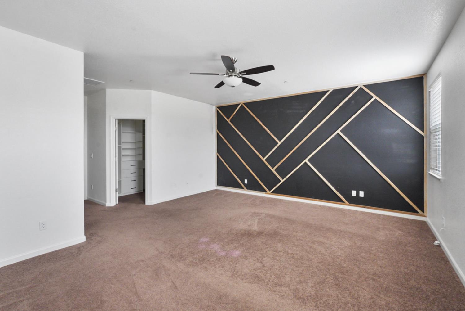 1974 Gus Villalta Dr, Los Banos, CA 93635