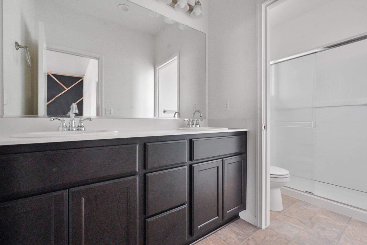 1974 Gus Villalta Dr, Los Banos, CA 93635