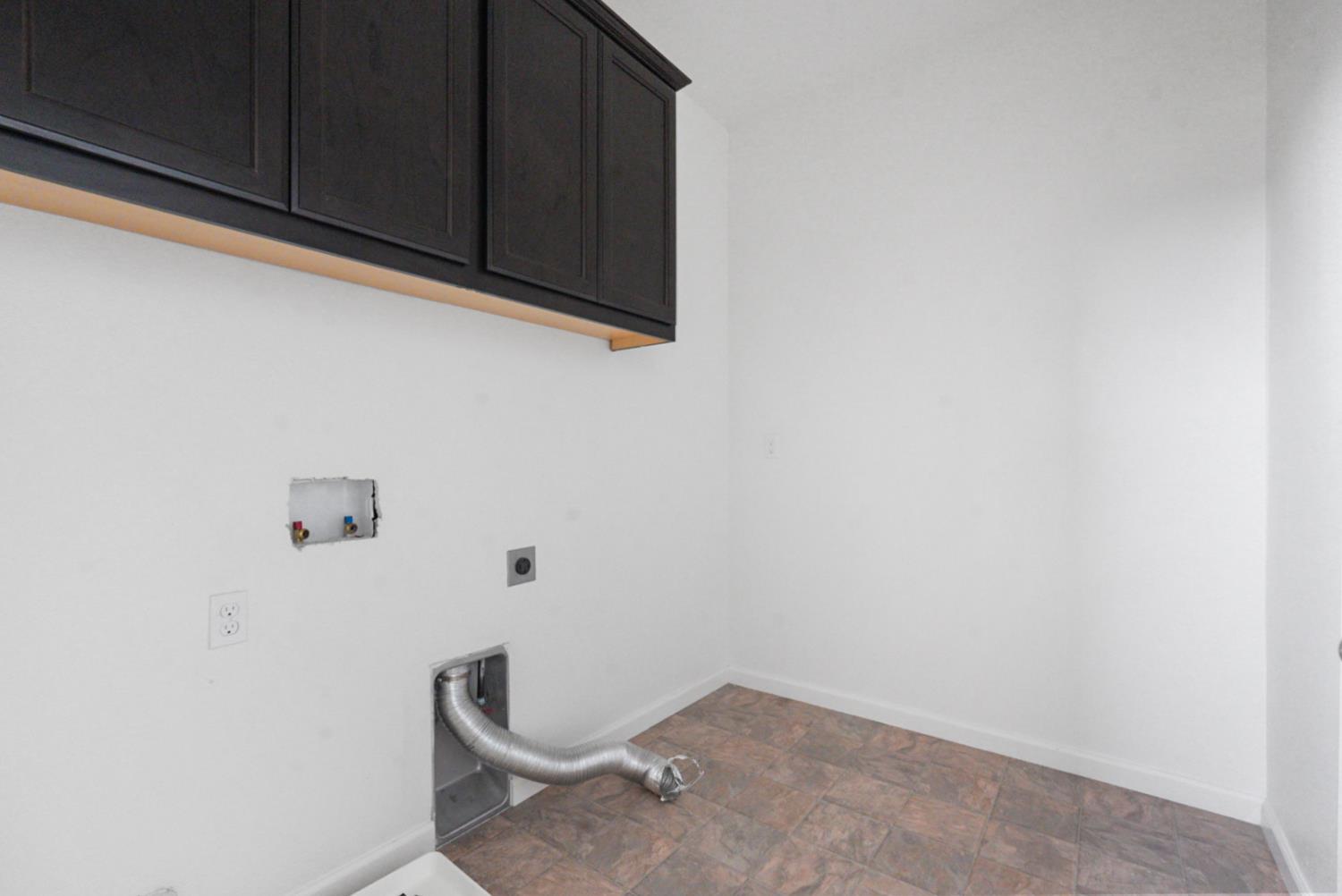 1974 Gus Villalta Dr, Los Banos, CA 93635