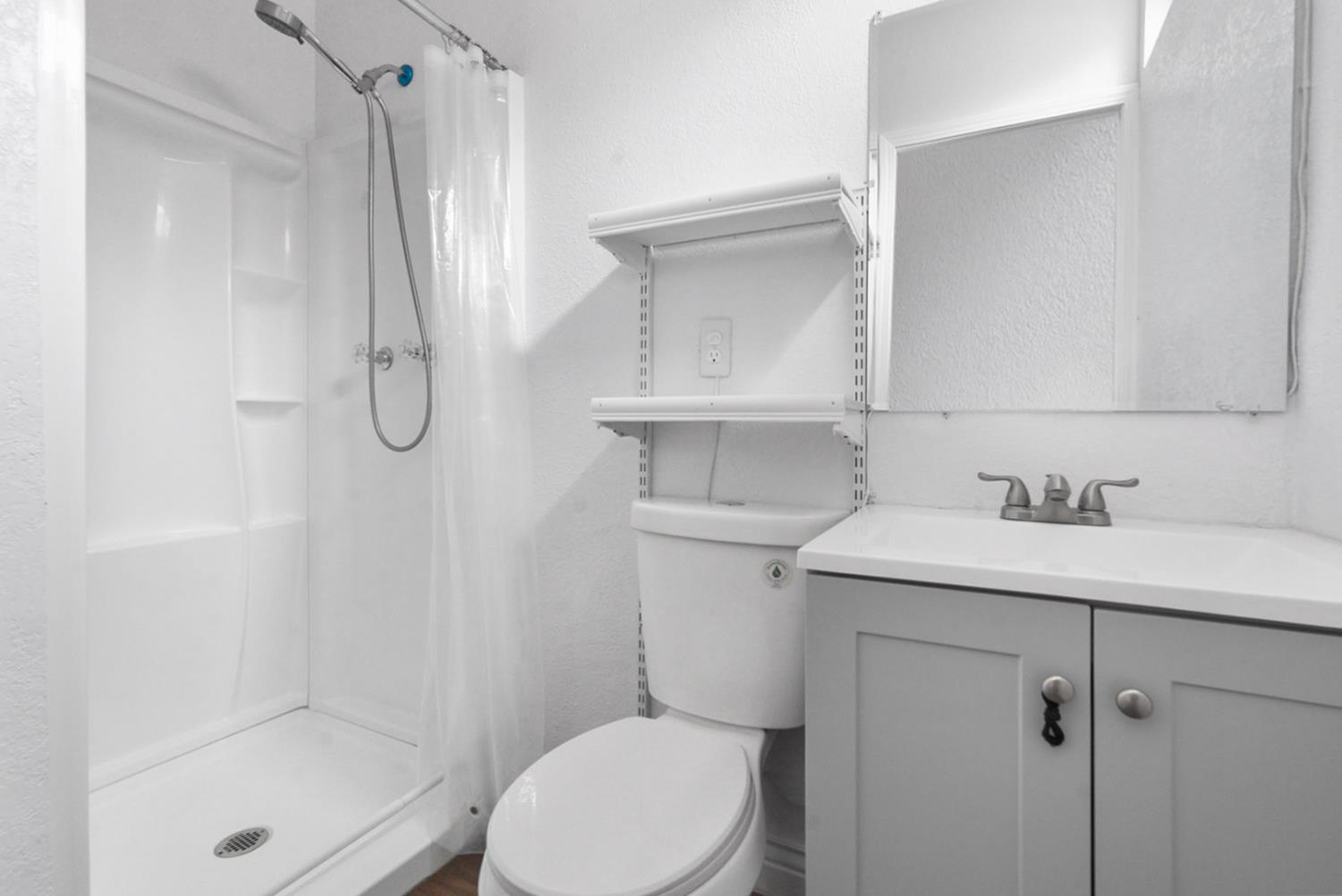 1974 Gus Villalta Dr, Los Banos, CA 93635