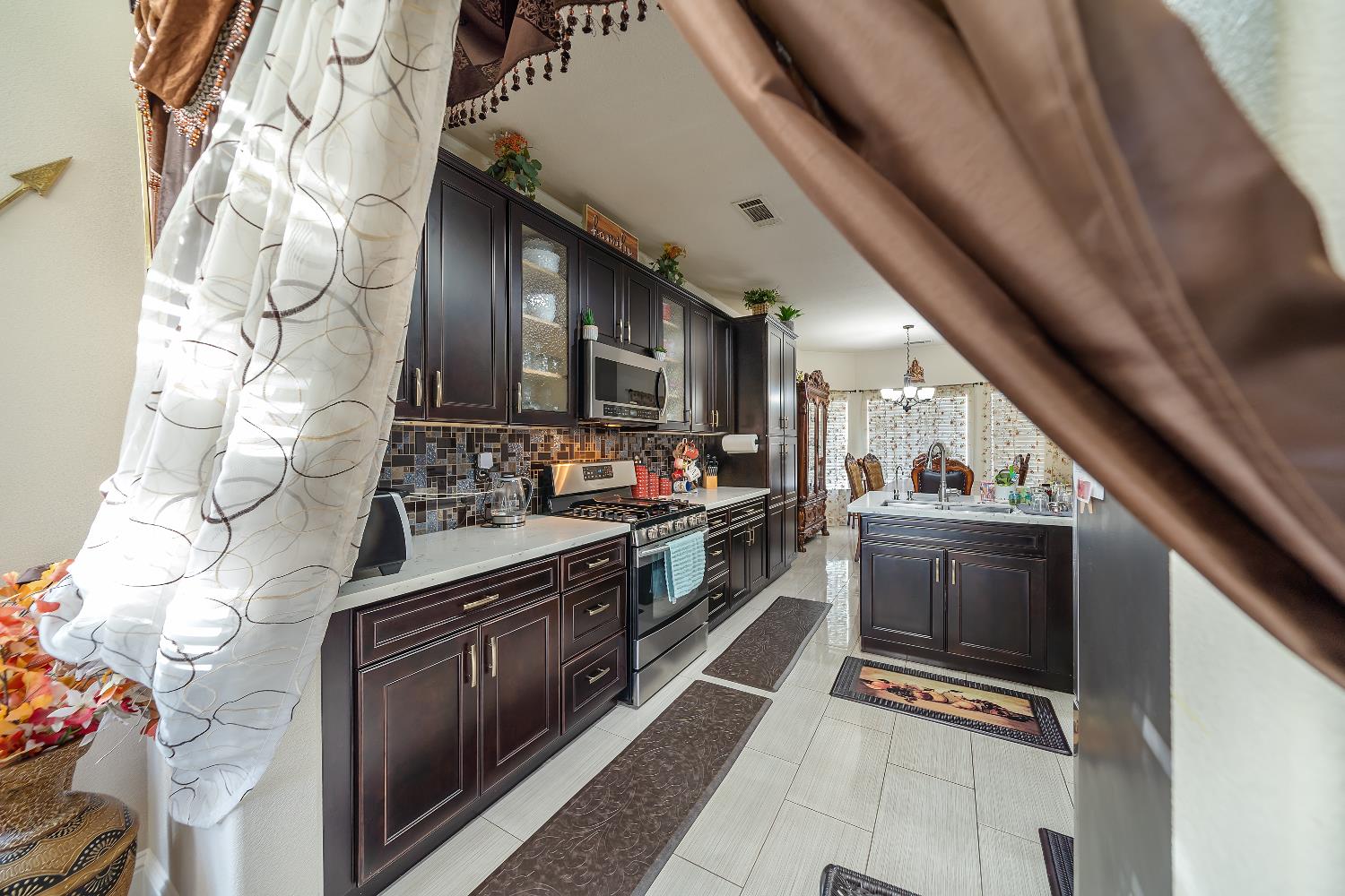 1114 Kay Cir, Turlock, CA 95382