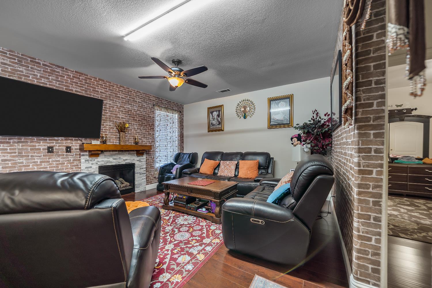 1114 Kay Cir, Turlock, CA 95382