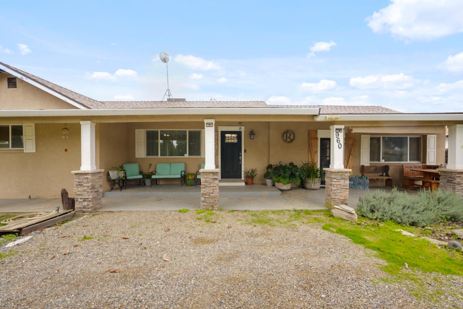 960 Elma St, Hickman, CA 95323