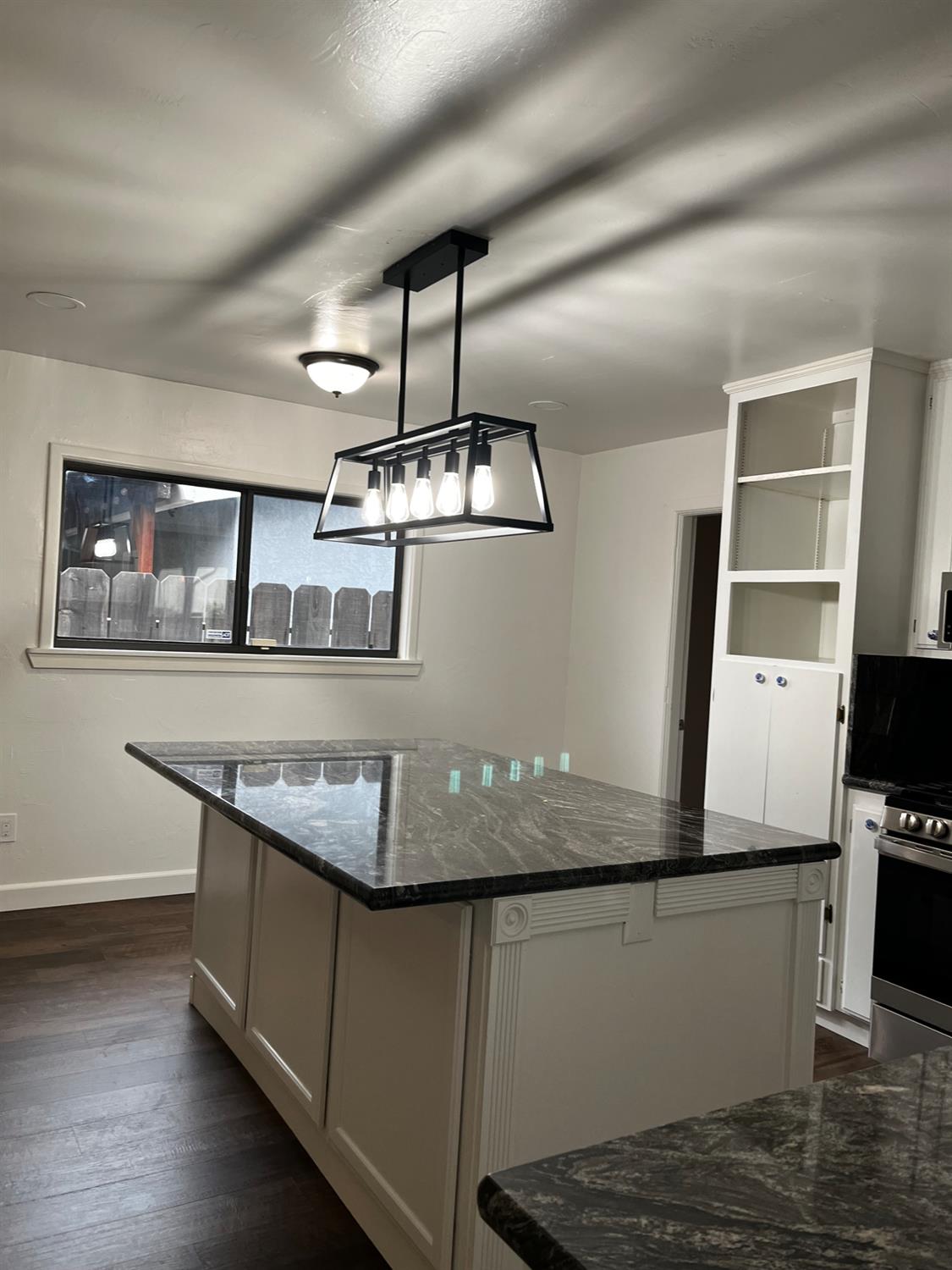 341 Lime Ave, Los Banos, CA 93635