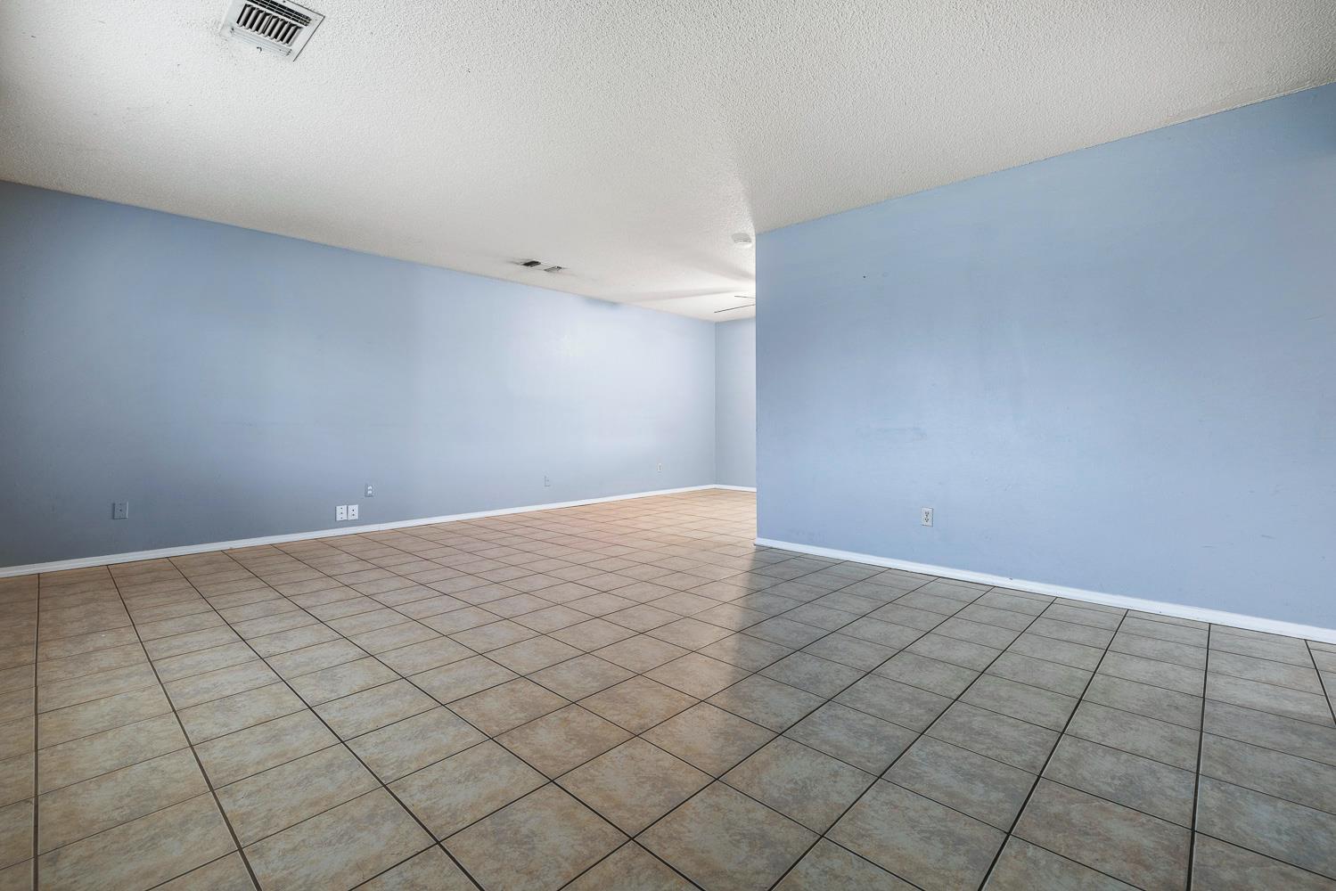 21234 S Feland Ave, Riverdale, CA 93656