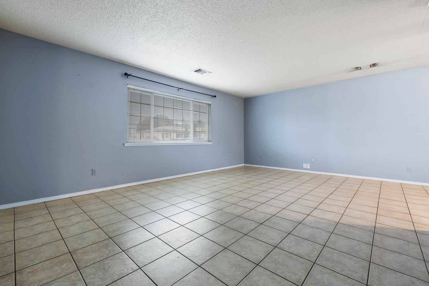 21234 S Feland Ave, Riverdale, CA 93656