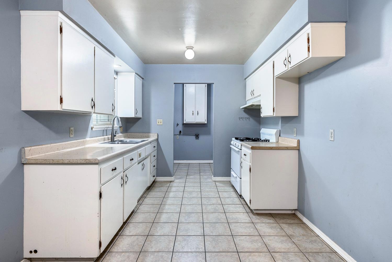 21234 S Feland Ave, Riverdale, CA 93656