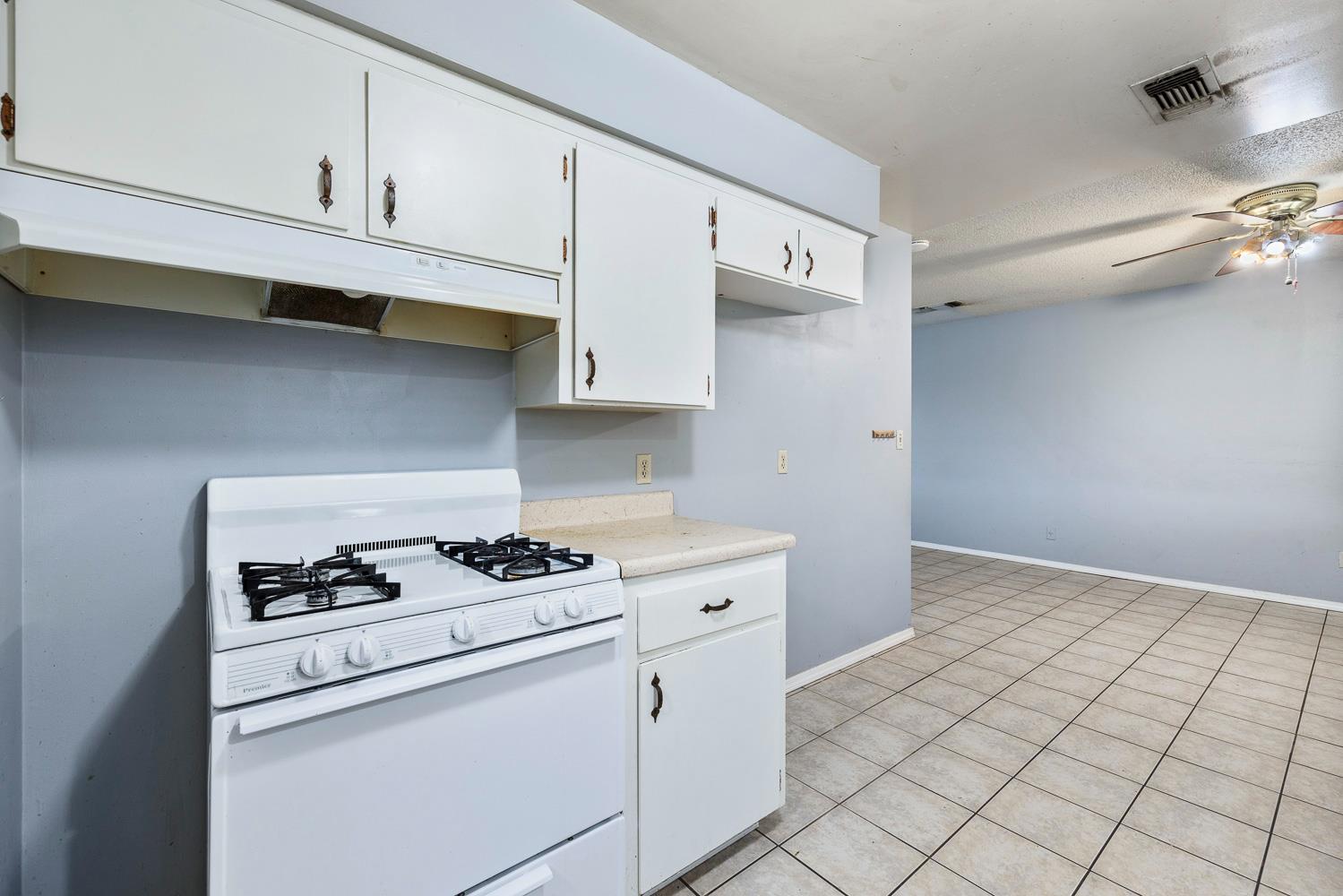 21234 S Feland Ave, Riverdale, CA 93656