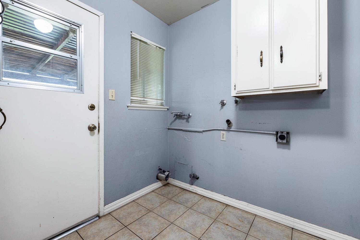 21234 S Feland Ave, Riverdale, CA 93656