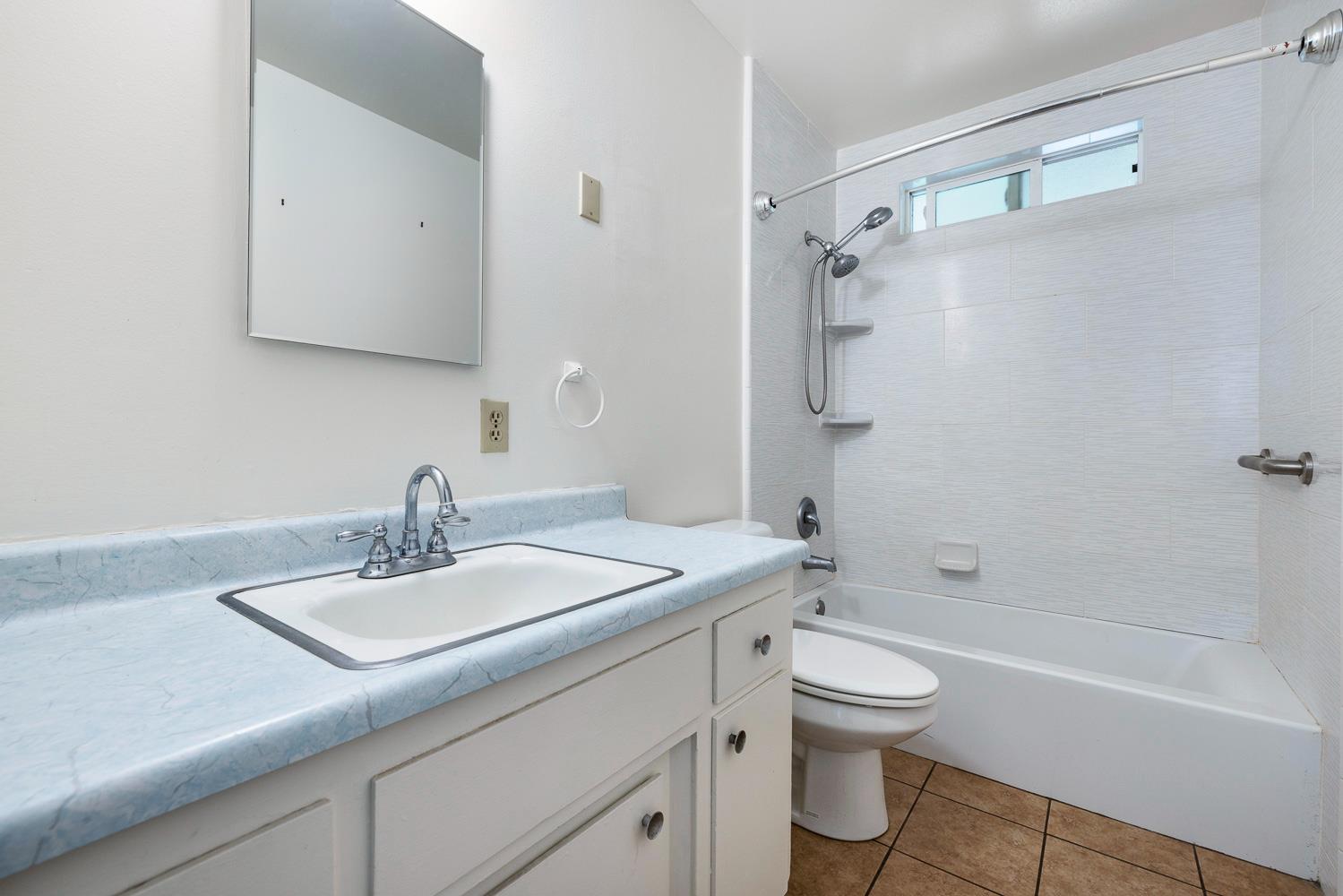 21234 S Feland Ave, Riverdale, CA 93656