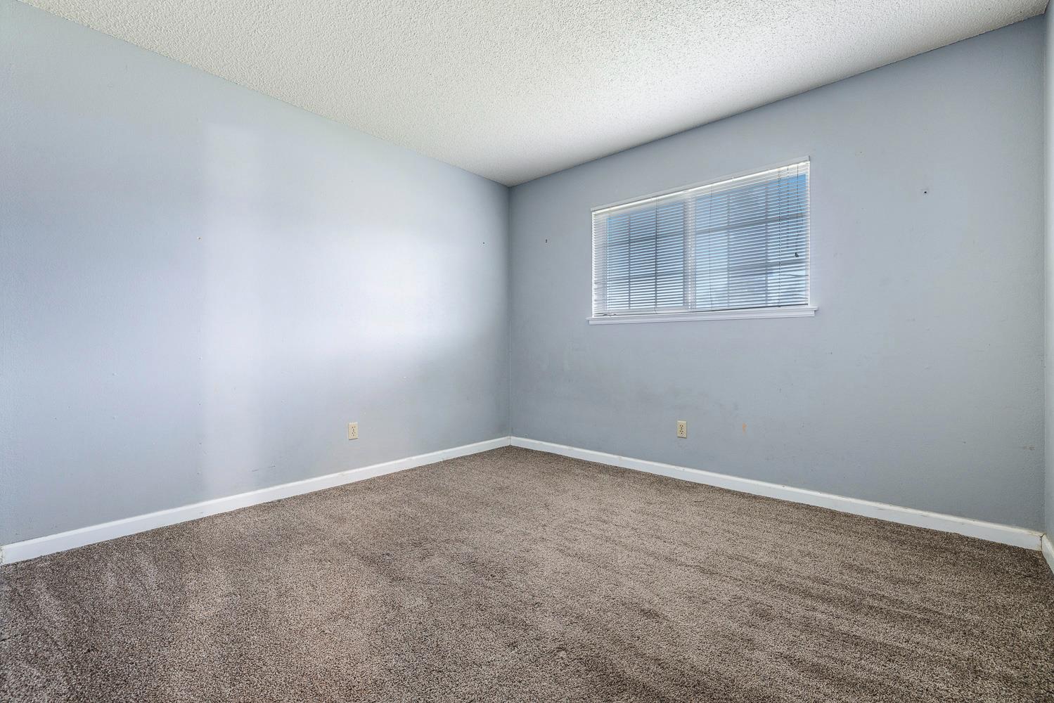 21234 S Feland Ave, Riverdale, CA 93656