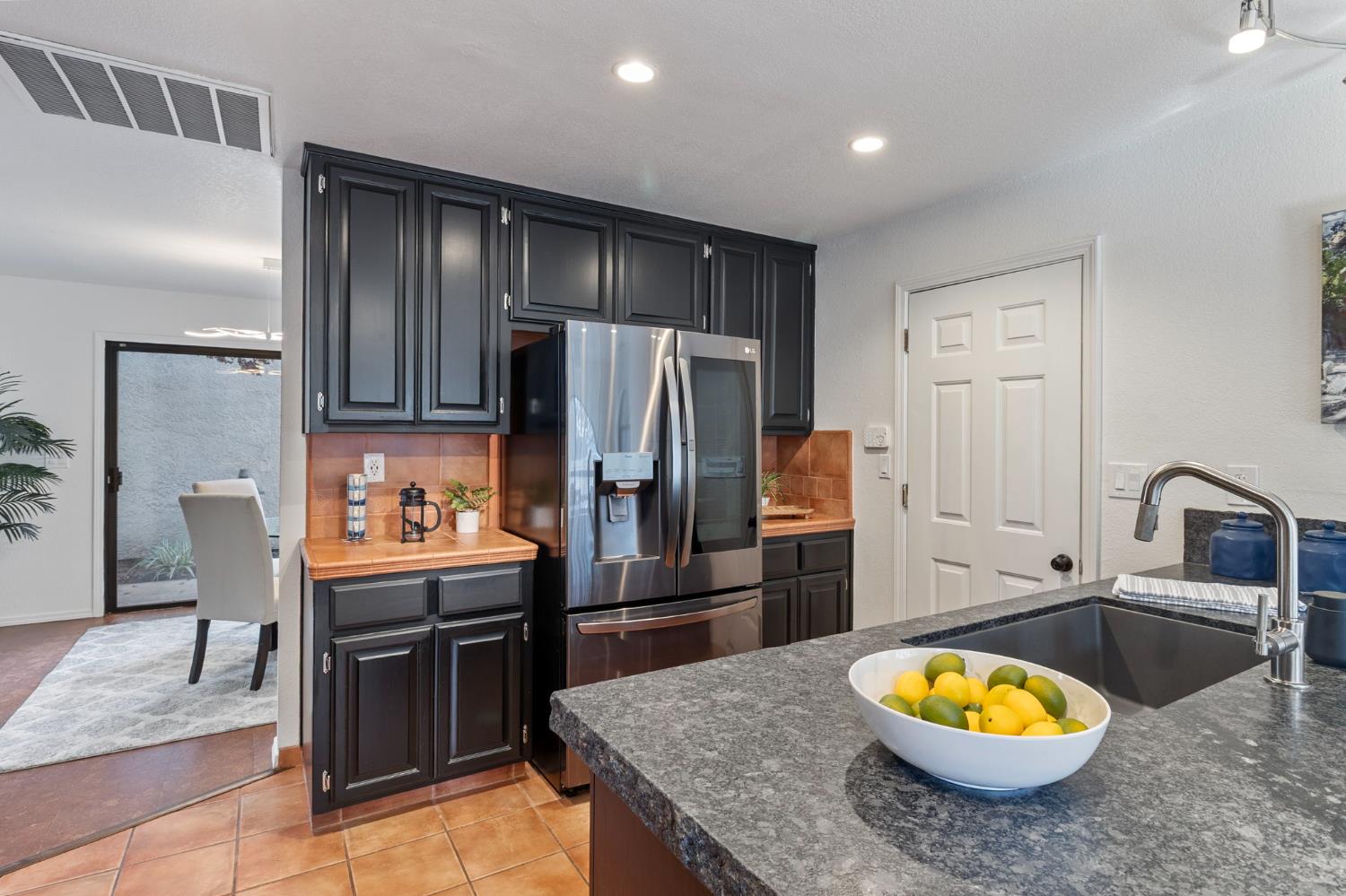 1168 Copper Cottage Ln, Modesto, CA 95355