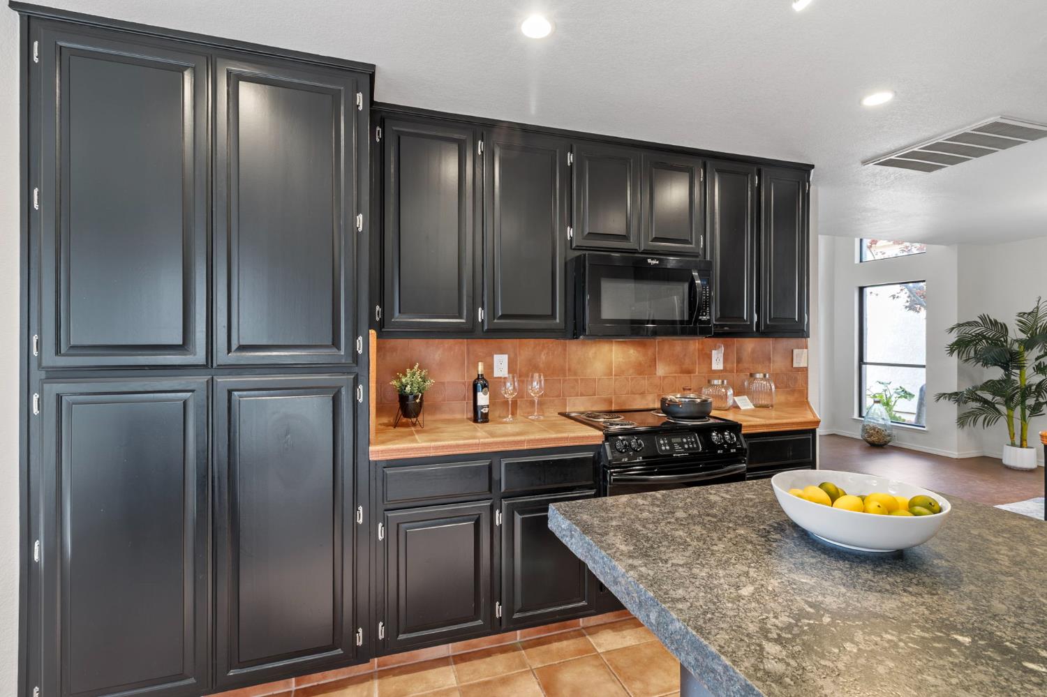 1168 Copper Cottage Ln, Modesto, CA 95355